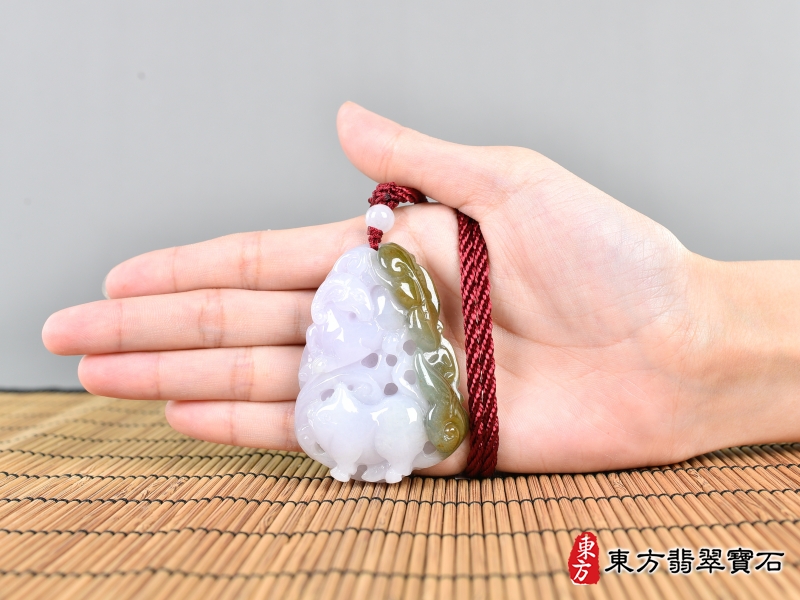 大小-翡翠生肖兔三合六合貴人項鍊玉珮（生肖屬兔，最適合配戴三合六合貴人項鍊，羊豬狗：兔牌A貨翡翠生肖兔玉珮、緬甸玉生肖兔玉墜、兔十二生肖項鍊）。兔，ZH293。客製化訂做各種翡翠生肖兔吊墜玉珮項鍊。★附A貨翡翠雙證書