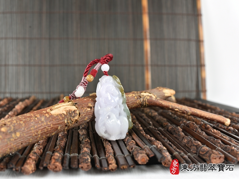 意境-翡翠生肖兔三合六合貴人項鍊玉珮（生肖屬兔，最適合配戴三合六合貴人項鍊，羊豬狗：兔牌A貨翡翠生肖兔玉珮、緬甸玉生肖兔玉墜、兔十二生肖項鍊）。兔，ZH293。客製化訂做各種翡翠生肖兔吊墜玉珮項鍊。★附A貨翡翠雙證書