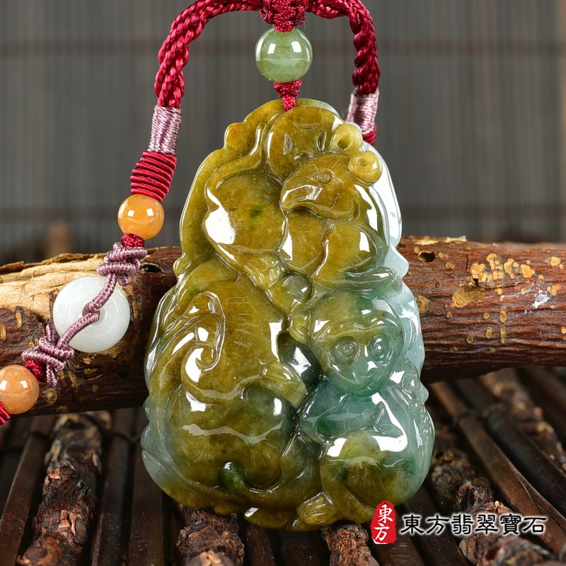 正面-翡翠生肖龍三合六合貴人項鍊玉珮（生肖屬龍，最適合配戴三合六合貴人項鍊，猴鼠雞：龍牌A貨翡翠生肖龍玉珮、緬甸玉生肖龍玉墜、龍十二生肖項鍊）。龍，ZH297。客製化訂做各種翡翠生肖龍吊墜玉珮項鍊。★附A貨翡翠雙證書