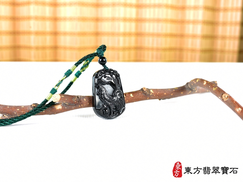 意境-黑曜石雞項鍊玉珮（金雞報喜：雞牌黑曜石雞玉珮、黑曜石雞玉墜、雞十二生肖項鍊）。黑曜石雞，GI056。客製化訂做各種黑曜石雞吊墜玉珮項鍊。★附A貨翡翠雙證書 