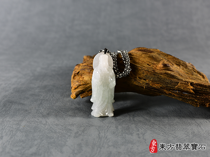意境翡翠八仙-曹國舅項鍊玉珮（八仙-曹國舅牌A貨翡翠八仙-曹國舅玉珮、緬甸玉八仙-曹國舅玉墜）。糯種翡翠八仙-曹國舅，KN223。客製化訂做各種翡翠八仙-曹國舅吊墜玉珮項鍊。★附A貨翡翠雙證書