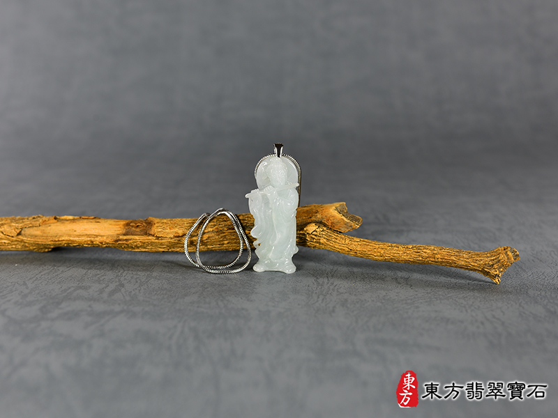 意境翡翠八仙-韓湘子項鍊玉珮（八仙-韓湘子牌A貨翡翠八仙-韓湘子玉珮、緬甸玉八仙-韓湘子玉墜）。糯種翡翠八仙-韓湘子 ，KN224。客製化訂做各種翡翠八仙-韓湘子吊墜玉珮項鍊。★附A貨翡翠雙證書