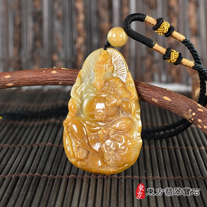 右側-翡翠關公項鍊玉珮（關聖帝君：關公牌A貨翡翠關公玉珮、緬甸玉關公玉墜）。關公，KG631。客製化訂做各種翡翠關公吊墜玉珮項鍊。★附A貨翡翠雙證書