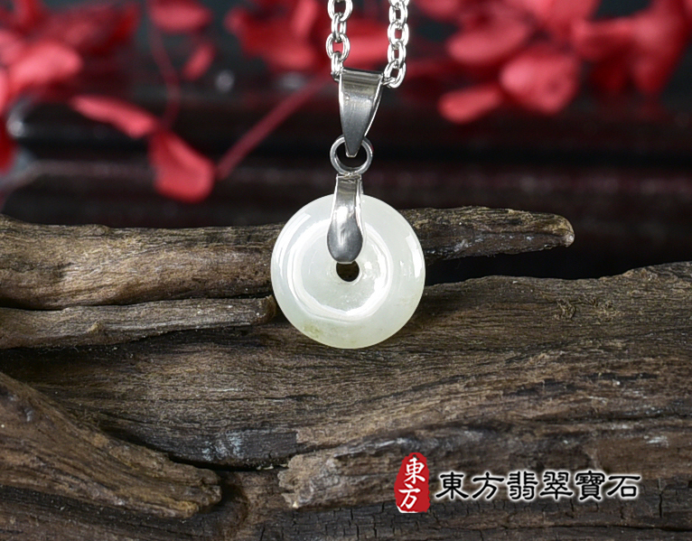 翡翠平安扣項鍊玉珮(平安富貴:平安扣牌A貨翡翠平安扣玉珮、緬甸玉平安扣玉墜)。淺綠色糯種平安扣,PN684。客製化訂做各種翡翠平安扣吊墜玉珮項鍊。★附A貨翡翠雙證書 1.jpg