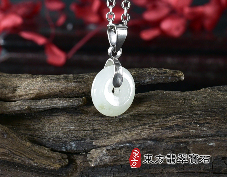 翡翠平安扣項鍊玉珮(平安富貴:平安扣牌A貨翡翠平安扣玉珮、緬甸玉平安扣玉墜)。淺綠色糯種平安扣,PN684。客製化訂做各種翡翠平安扣吊墜玉珮項鍊。★附A貨翡翠雙證書 2.jpg