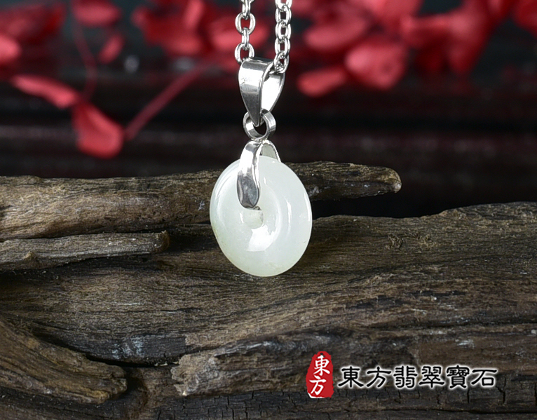 翡翠平安扣項鍊玉珮(平安富貴:平安扣牌A貨翡翠平安扣玉珮、緬甸玉平安扣玉墜)。淺綠色糯種平安扣,PN684。客製化訂做各種翡翠平安扣吊墜玉珮項鍊。★附A貨翡翠雙證書 3.jpg