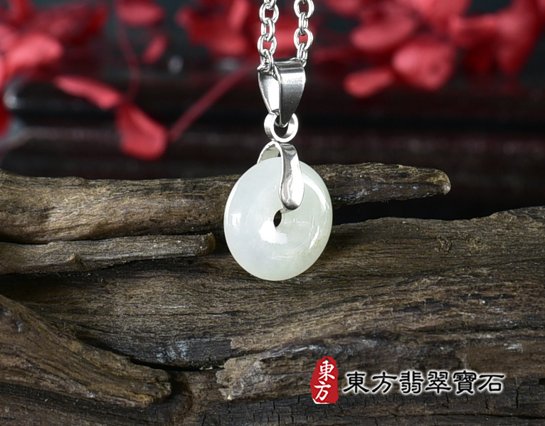 翡翠平安扣項鍊玉珮(平安富貴:平安扣牌A貨翡翠平安扣玉珮、緬甸玉平安扣玉墜)。淺綠色糯種平安扣,PN684。客製化訂做各種翡翠平安扣吊墜玉珮項鍊。★附A貨翡翠雙證書 5.jpg