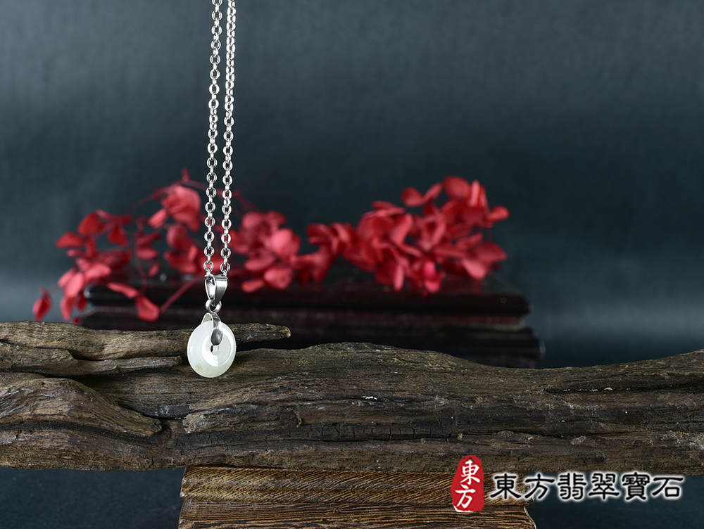 翡翠平安扣項鍊玉珮(平安富貴:平安扣牌A貨翡翠平安扣玉珮、緬甸玉平安扣玉墜)。淺綠色糯種平安扣,PN684。客製化訂做各種翡翠平安扣吊墜玉珮項鍊。★附A貨翡翠雙證書 11.jpg