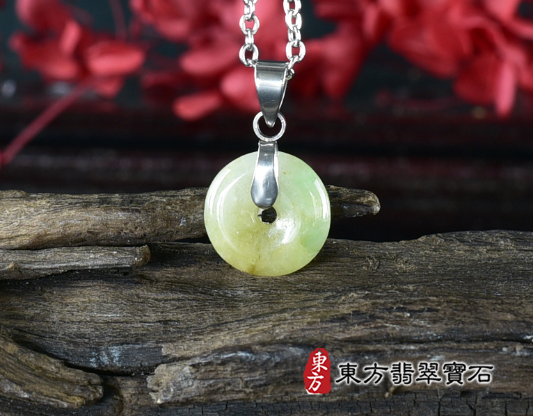 翡翠平安扣項鍊玉珮(平安富貴:平安扣牌A貨翡翠平安扣玉珮、緬甸玉平安扣玉墜)。淺綠帶褐黃色糯種平安扣,PN798。客製化訂做各種翡翠平安扣吊墜玉珮項鍊。★附A貨翡翠雙證書 4.jpg