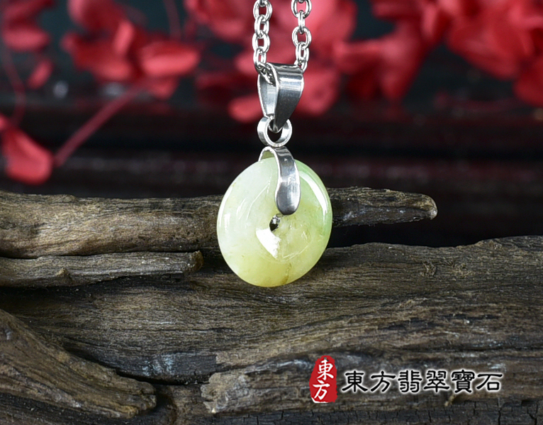 翡翠平安扣項鍊玉珮(平安富貴:平安扣牌A貨翡翠平安扣玉珮、緬甸玉平安扣玉墜)。淺綠帶褐黃色糯種平安扣,PN798。客製化訂做各種翡翠平安扣吊墜玉珮項鍊。★附A貨翡翠雙證書 5.jpg