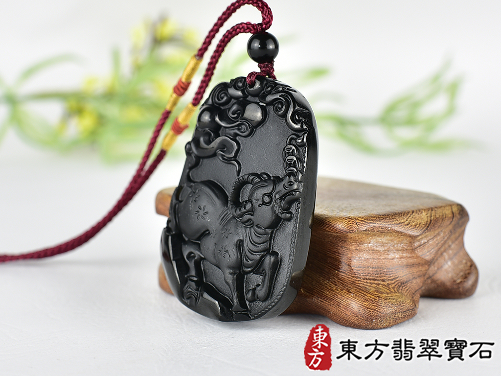 黑曜石牛項鍊玉珮(牛運亨通:牛牌黑曜石牛玉珮、黑曜石牛玉墜、牛十二生肖項鍊)。黑曜石牛,CO069。客製化訂做各種黑曜石牛吊墜玉珮項鍊。★附東方翡翠寶石保證卡 1.jpg
