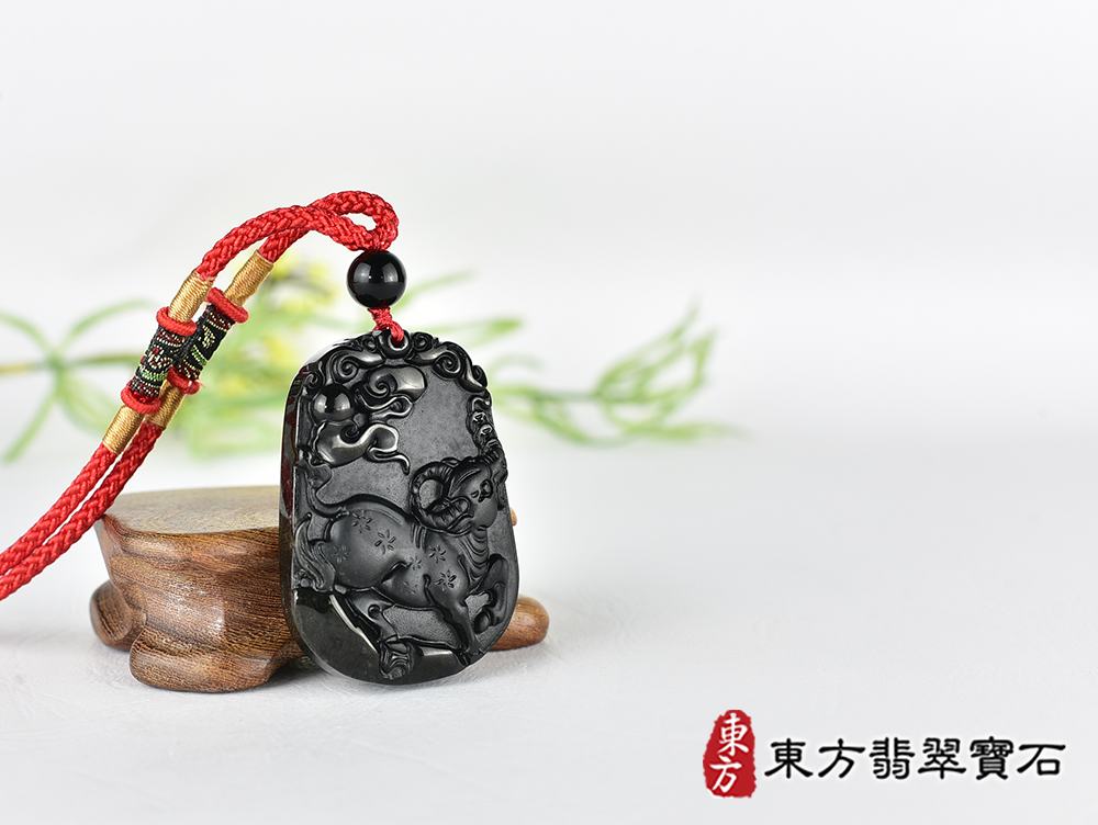 黑曜石牛項鍊玉珮(牛運亨通:牛牌黑曜石牛玉珮、黑曜石牛玉墜、牛十二生肖項鍊)。黑曜石牛,CO070。客製化訂做各種黑曜石牛吊墜玉珮項鍊。★附東方翡翠寶石保證卡 4.jpg