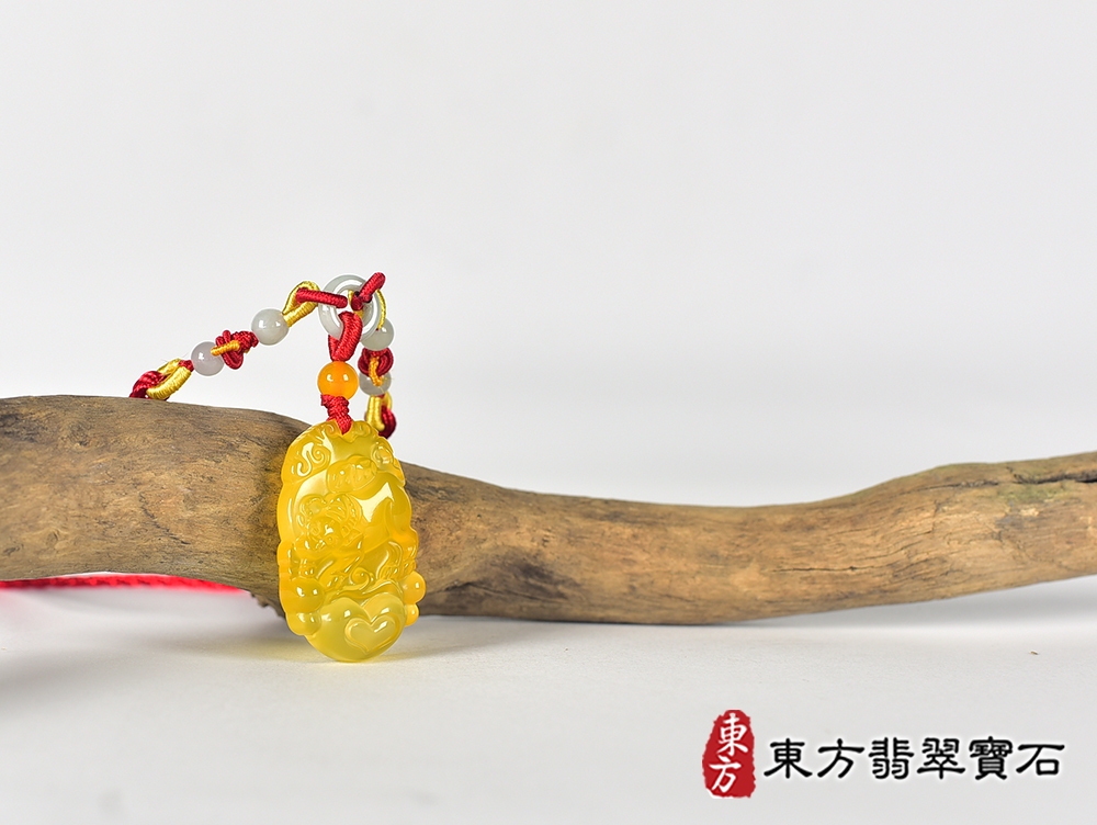 瑪瑙牛項鍊玉珮(牛運亨通:牛牌瑪瑙牛玉珮、玉髓牛玉墜,牛十二生肖項鍊)。瑪瑙玉髓牛,CO071。客製化訂做各種瑪瑙玉髓牛吊墜玉珮項鍊。★東方翡翠寶石保證卡 4.jpg