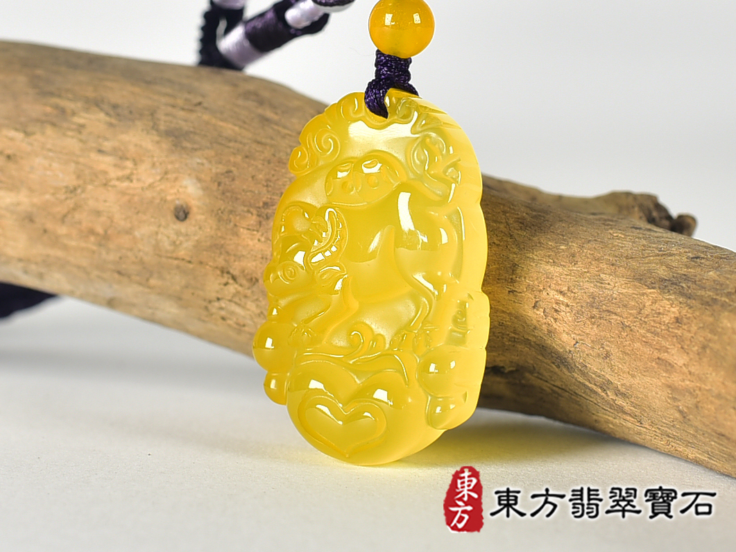 瑪瑙牛項鍊玉珮(牛運亨通:牛牌瑪瑙牛玉珮、玉髓牛玉墜,牛十二生肖項鍊)。瑪瑙玉髓牛,CO072。客製化訂做各種瑪瑙玉髓牛吊墜玉珮項鍊。★東方翡翠寶石保證卡 1.jpg