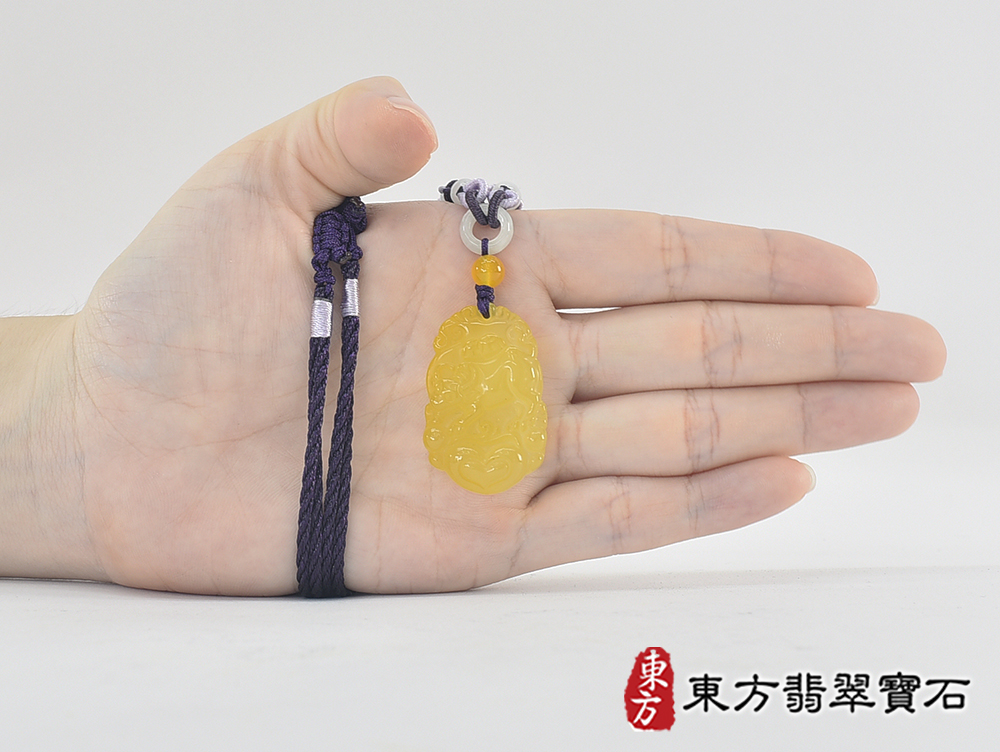 瑪瑙牛項鍊玉珮(牛運亨通:牛牌瑪瑙牛玉珮、玉髓牛玉墜,牛十二生肖項鍊)。瑪瑙玉髓牛,CO072。客製化訂做各種瑪瑙玉髓牛吊墜玉珮項鍊。★東方翡翠寶石保證卡 5.jpg