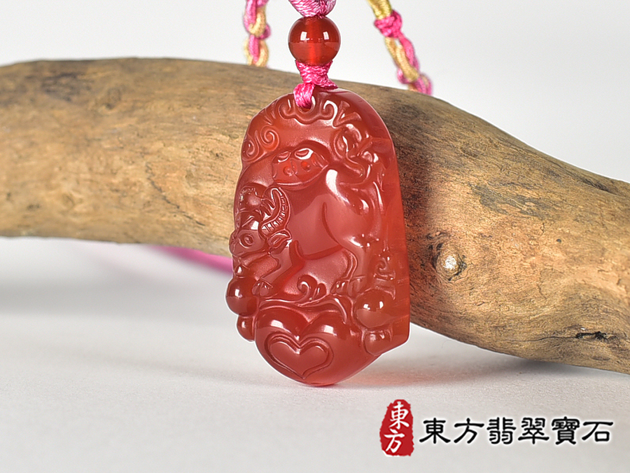 瑪瑙牛項鍊玉珮(牛運亨通:牛牌瑪瑙牛玉珮、玉髓牛玉墜,牛十二生肖項鍊)。瑪瑙玉髓牛,CO073。客製化訂做各種瑪瑙玉髓牛吊墜玉珮項鍊。★東方翡翠寶石保證卡 1.jpg