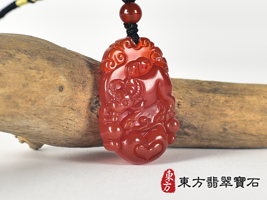 瑪瑙牛項鍊玉珮(牛運亨通:牛牌瑪瑙牛玉珮、玉髓牛玉墜,牛十二生肖項鍊)。瑪瑙玉髓牛,CO074。客製化訂做各種瑪瑙玉髓牛吊墜玉珮項鍊。★東方翡翠寶石保證卡 2.jpg