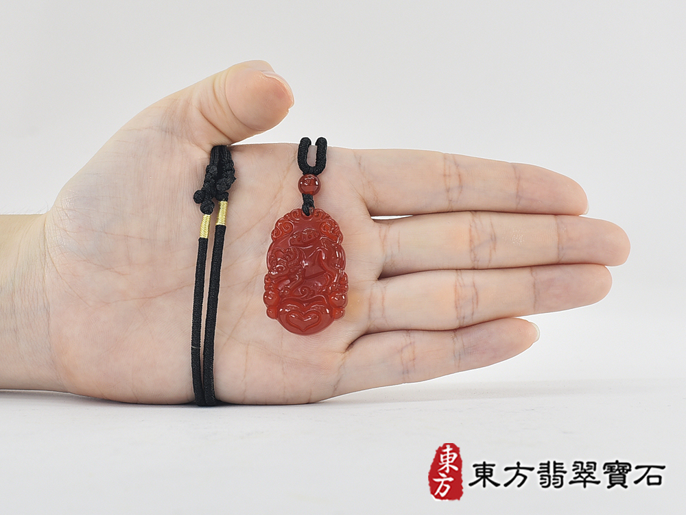 瑪瑙牛項鍊玉珮(牛運亨通:牛牌瑪瑙牛玉珮、玉髓牛玉墜,牛十二生肖項鍊)。瑪瑙玉髓牛,CO074。客製化訂做各種瑪瑙玉髓牛吊墜玉珮項鍊。★東方翡翠寶石保證卡 5.jpg