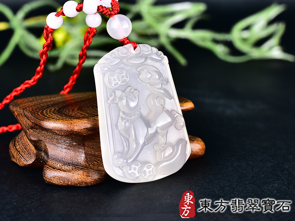瑪瑙狗項鍊玉珮(狗來富貴帶如意:狗牌瑪瑙狗玉珮、玉髓狗玉墜、狗十二生肖項鍊)。瑪瑙玉髓狗,DO049。客製化訂做各種瑪瑙玉髓狗吊墜玉珮項鍊。★附東方翡翠寶石保證卡 2.jpg