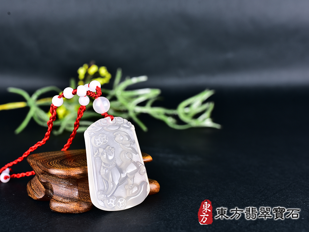 瑪瑙狗項鍊玉珮(狗來富貴帶如意:狗牌瑪瑙狗玉珮、玉髓狗玉墜、狗十二生肖項鍊)。瑪瑙玉髓狗,DO049。客製化訂做各種瑪瑙玉髓狗吊墜玉珮項鍊。★附東方翡翠寶石保證卡 4.jpg