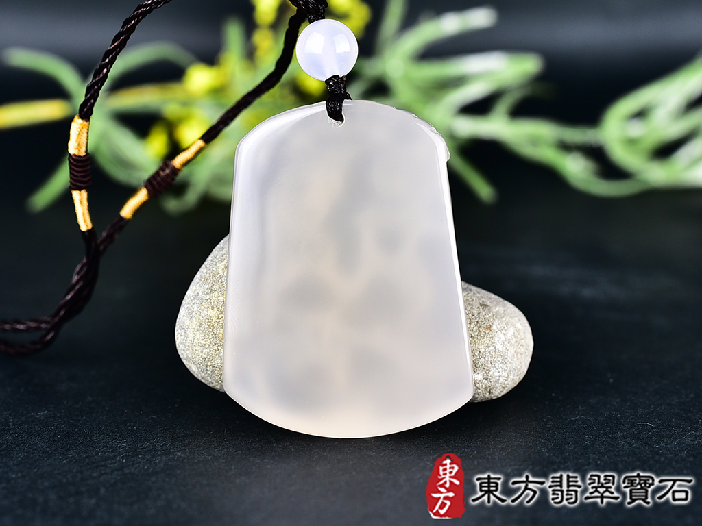 瑪瑙狗項鍊玉珮(狗來富貴帶如意:狗牌瑪瑙狗玉珮、玉髓狗玉墜、狗十二生肖項鍊)。瑪瑙玉髓狗,DO051。客製化訂做各種瑪瑙玉髓狗吊墜玉珮項鍊。★附東方翡翠寶石保證卡 3.jpg