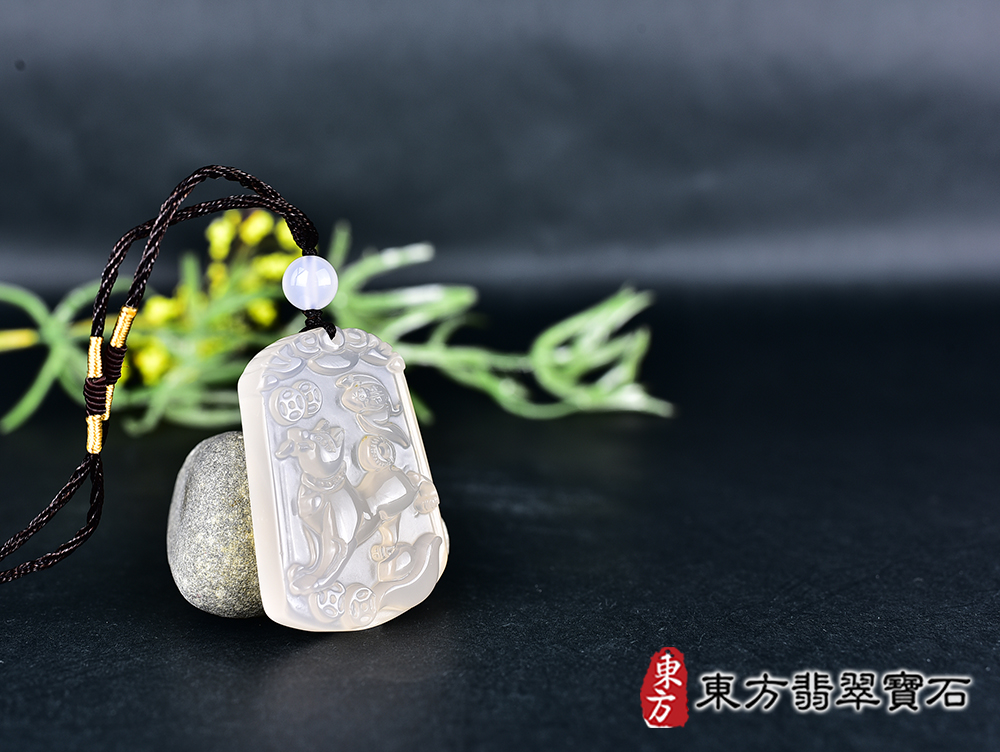 瑪瑙狗項鍊玉珮(狗來富貴帶如意:狗牌瑪瑙狗玉珮、玉髓狗玉墜、狗十二生肖項鍊)。瑪瑙玉髓狗,DO051。客製化訂做各種瑪瑙玉髓狗吊墜玉珮項鍊。★附東方翡翠寶石保證卡 4.jpg