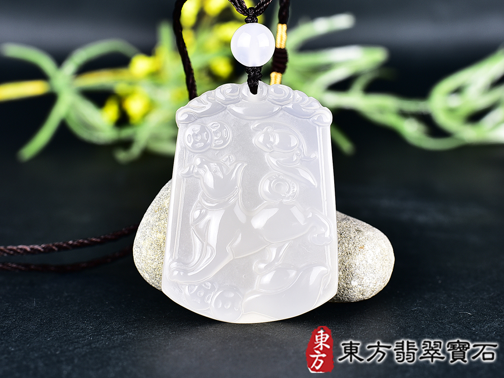 瑪瑙狗項鍊玉珮(狗來富貴帶如意:狗牌瑪瑙狗玉珮、玉髓狗玉墜、狗十二生肖項鍊)。瑪瑙玉髓狗,DO052。客製化訂做各種瑪瑙玉髓狗吊墜玉珮項鍊。★附東方翡翠寶石保證卡 0.jpg