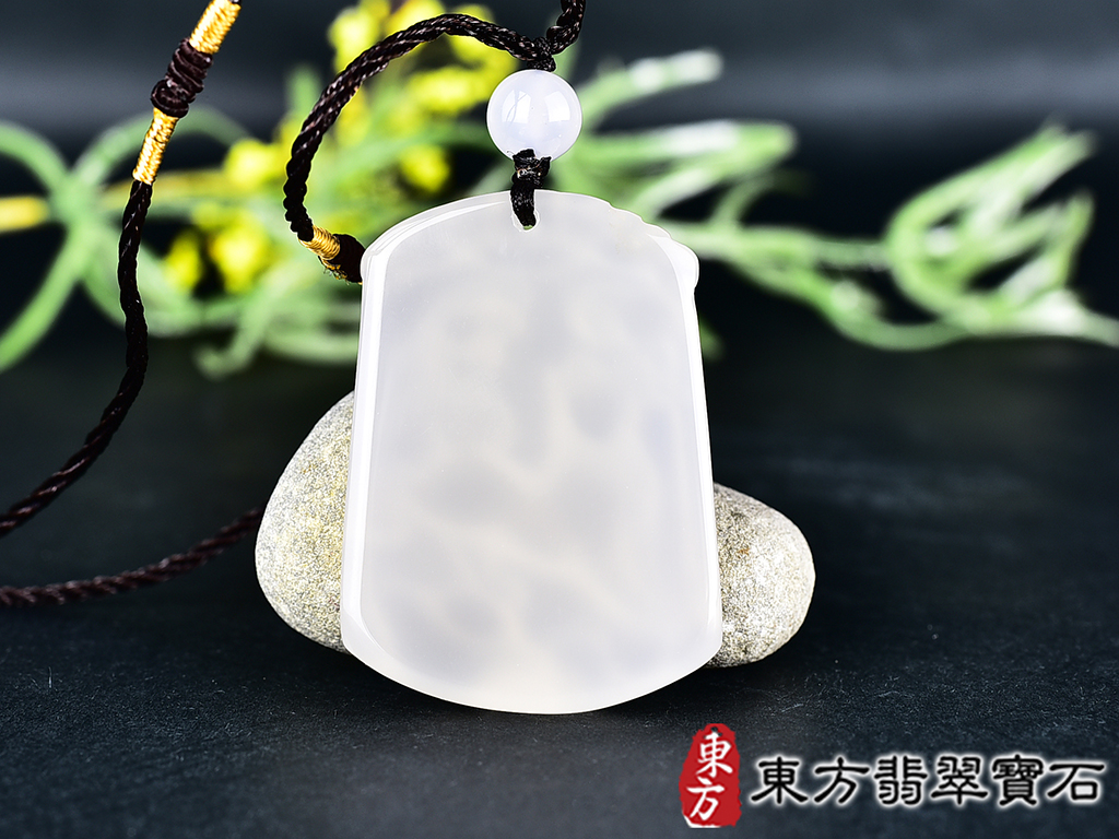 瑪瑙狗項鍊玉珮(狗來富貴帶如意:狗牌瑪瑙狗玉珮、玉髓狗玉墜、狗十二生肖項鍊)。瑪瑙玉髓狗,DO052。客製化訂做各種瑪瑙玉髓狗吊墜玉珮項鍊。★附東方翡翠寶石保證卡 3.jpg