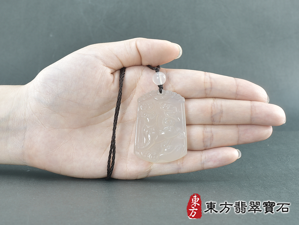 瑪瑙狗項鍊玉珮(狗來富貴帶如意:狗牌瑪瑙狗玉珮、玉髓狗玉墜、狗十二生肖項鍊)。瑪瑙玉髓狗,DO052。客製化訂做各種瑪瑙玉髓狗吊墜玉珮項鍊。★附東方翡翠寶石保證卡 5.jpg