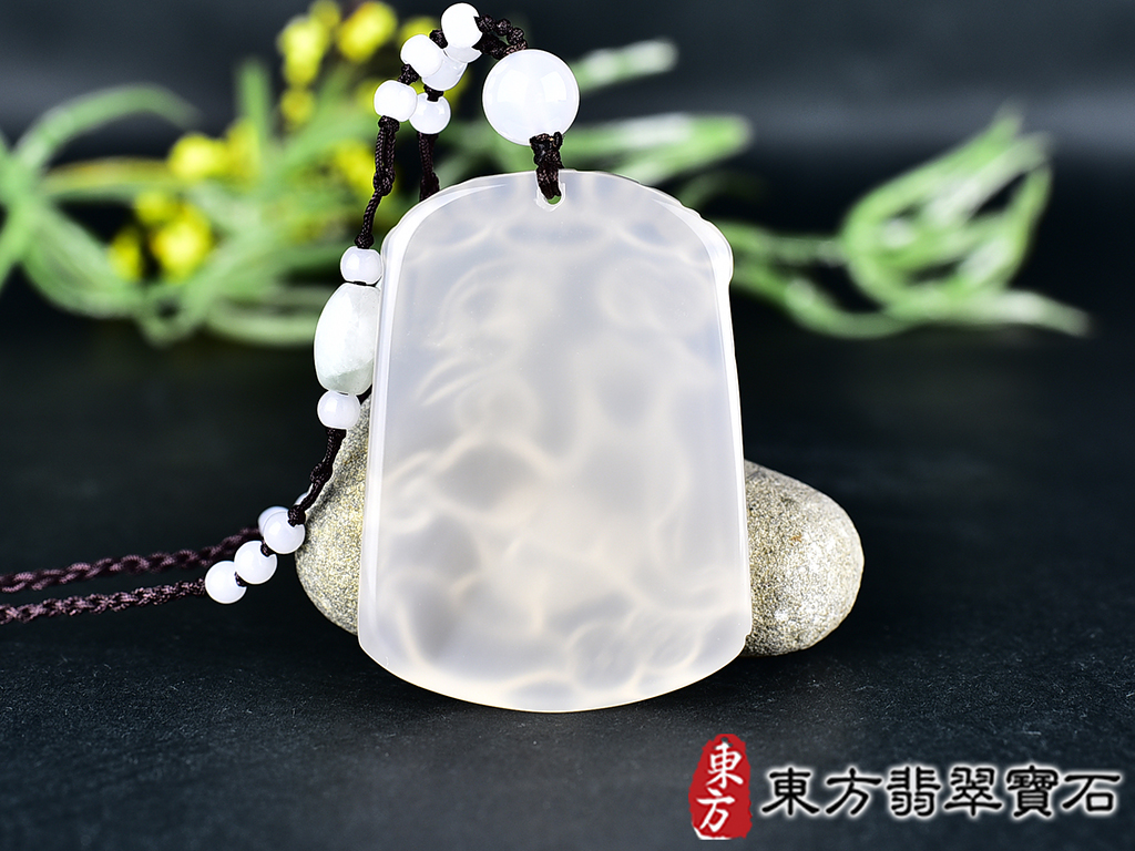 瑪瑙狗項鍊玉珮(狗來富貴帶如意:狗牌瑪瑙狗玉珮、玉髓狗玉墜、狗十二生肖項鍊)。瑪瑙玉髓狗,DO053。客製化訂做各種瑪瑙玉髓狗吊墜玉珮項鍊。★附東方翡翠寶石保證卡 3.jpg