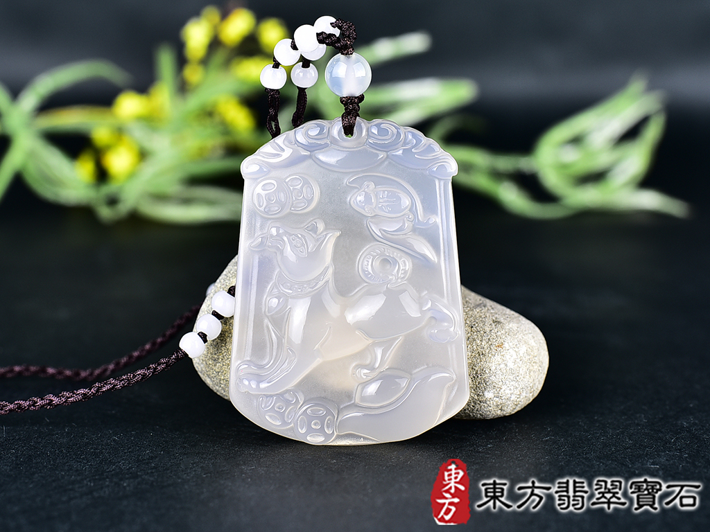 瑪瑙狗項鍊玉珮(狗來富貴帶如意:狗牌瑪瑙狗玉珮、玉髓狗玉墜、狗十二生肖項鍊)。瑪瑙玉髓狗,DO054。客製化訂做各種瑪瑙玉髓狗吊墜玉珮項鍊。★附東方翡翠寶石保證卡 0.jpg