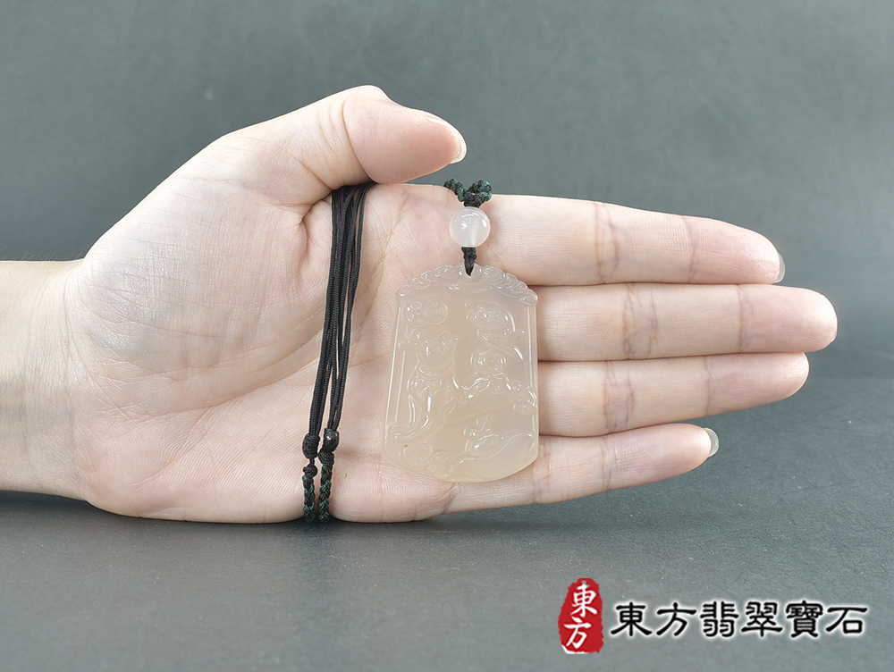 瑪瑙狗項鍊玉珮(狗來富貴帶如意:狗牌瑪瑙狗玉珮、玉髓狗玉墜、狗十二生肖項鍊)。瑪瑙玉髓狗,DO055。客製化訂做各種瑪瑙玉髓狗吊墜玉珮項鍊。★附東方翡翠寶石保證卡 5.jpg