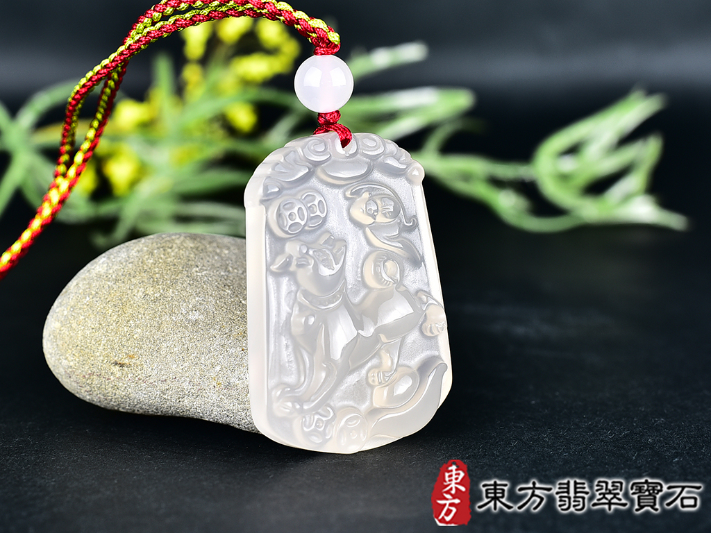 瑪瑙狗項鍊玉珮(狗來富貴帶如意:狗牌瑪瑙狗玉珮、玉髓狗玉墜、狗十二生肖項鍊)。瑪瑙玉髓狗,DO056。客製化訂做各種瑪瑙玉髓狗吊墜玉珮項鍊。★附東方翡翠寶石保證卡 2.jpg