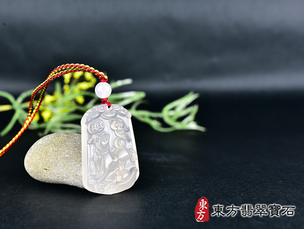 瑪瑙狗項鍊玉珮(狗來富貴帶如意:狗牌瑪瑙狗玉珮、玉髓狗玉墜、狗十二生肖項鍊)。瑪瑙玉髓狗,DO056。客製化訂做各種瑪瑙玉髓狗吊墜玉珮項鍊。★附東方翡翠寶石保證卡 4.jpg