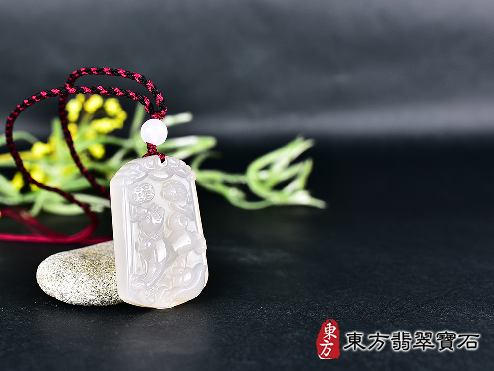 瑪瑙狗項鍊玉珮(狗來富貴帶如意:狗牌瑪瑙狗玉珮、玉髓狗玉墜、狗十二生肖項鍊)。瑪瑙玉髓狗,DO058。客製化訂做各種瑪瑙玉髓狗吊墜玉珮項鍊。★附東方翡翠寶石保證卡 4.jpg