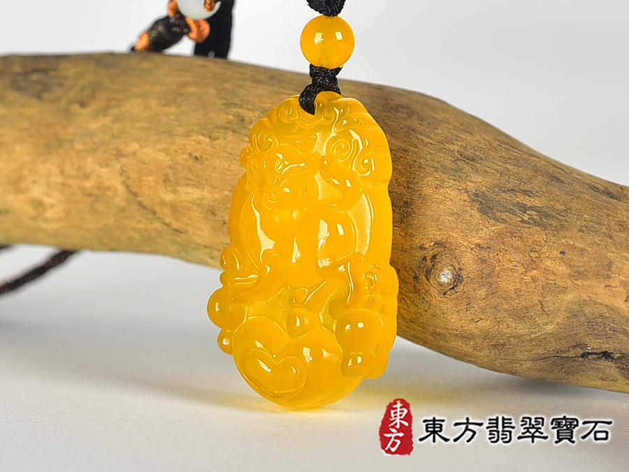 瑪瑙狗項鍊玉珮(狗來富貴帶如意:狗牌瑪瑙狗玉珮、玉髓狗玉墜、狗十二生肖項鍊)。瑪瑙玉髓狗,DO068。客製化訂做各種瑪瑙玉髓狗吊墜玉珮項鍊。★附東方翡翠寶石保證卡 1.jpg