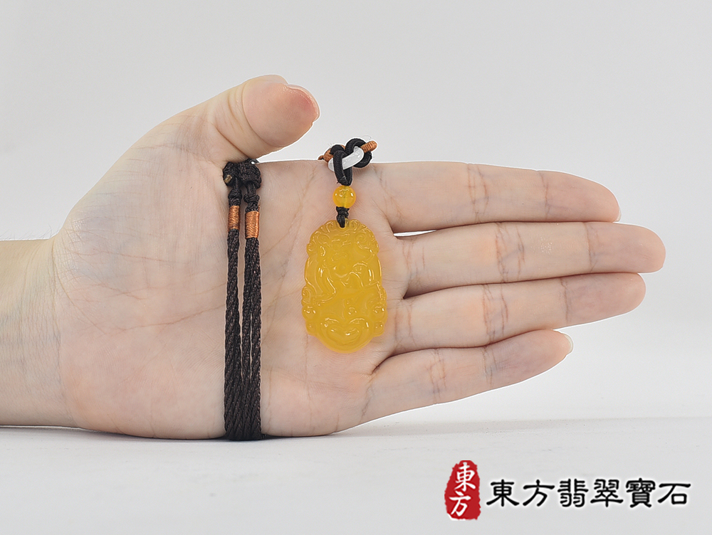 瑪瑙狗項鍊玉珮(狗來富貴帶如意:狗牌瑪瑙狗玉珮、玉髓狗玉墜、狗十二生肖項鍊)。瑪瑙玉髓狗,DO068。客製化訂做各種瑪瑙玉髓狗吊墜玉珮項鍊。★附東方翡翠寶石保證卡 5.jpg