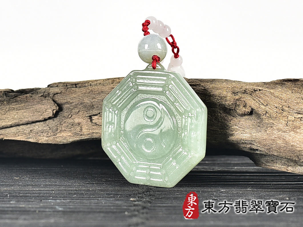 翡翠八卦項鍊玉珮(精工八卦太極,先天八卦:八卦牌A貨翡翠八卦玉珮、緬甸玉八卦玉墜)。八卦,ED397。客製化訂做各種翡翠八卦吊墜玉珮項鍊。★附A貨翡翠雙證書 4.jpg