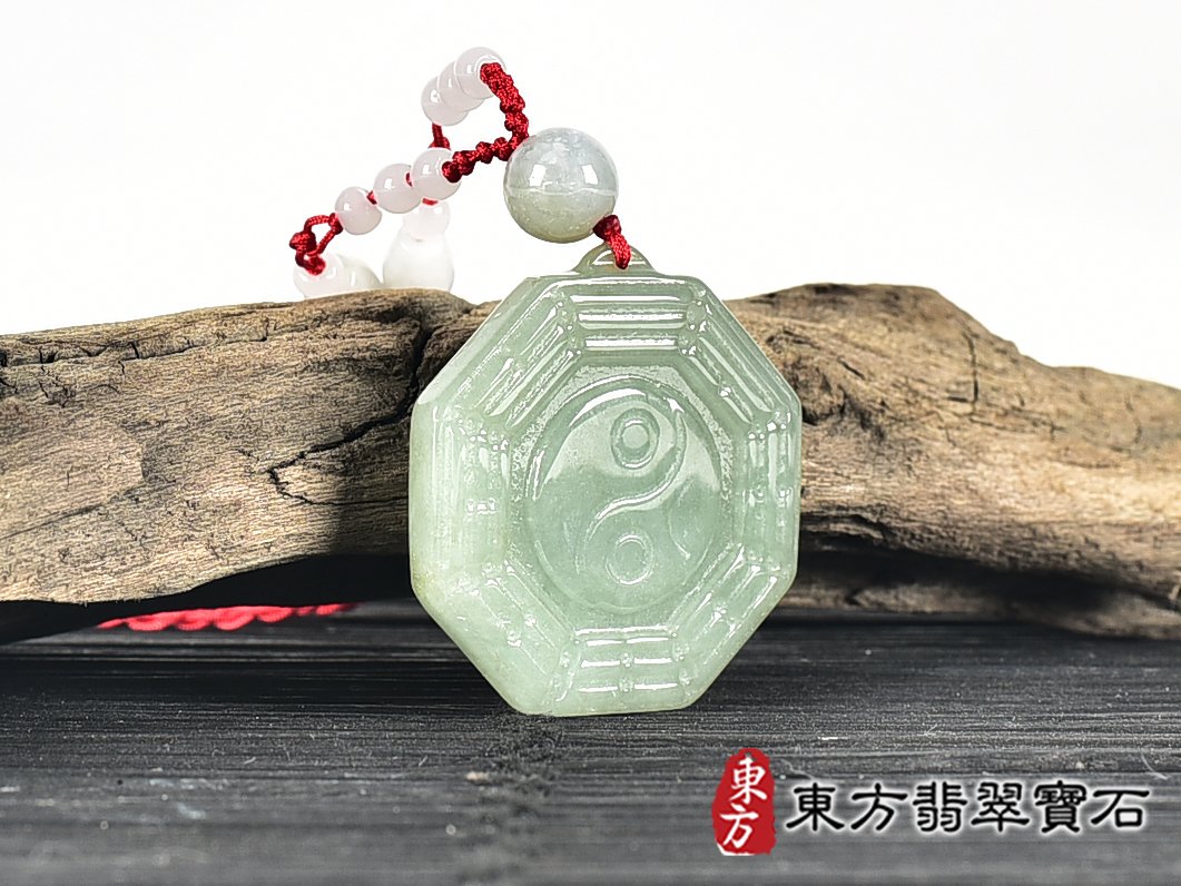 翡翠八卦項鍊玉珮(精工八卦太極,先天八卦:八卦牌A貨翡翠八卦玉珮、緬甸玉八卦玉墜)。八卦,ED397。客製化訂做各種翡翠八卦吊墜玉珮項鍊。★附A貨翡翠雙證書 5.jpg