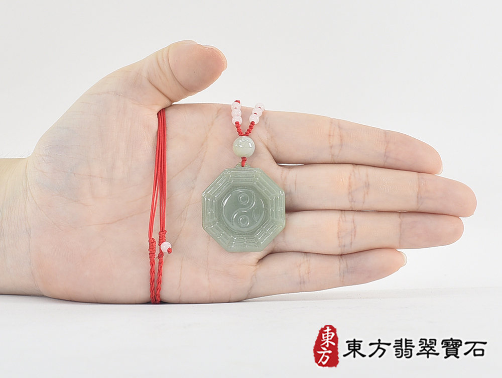 翡翠八卦項鍊玉珮(精工八卦太極,先天八卦:八卦牌A貨翡翠八卦玉珮、緬甸玉八卦玉墜)。八卦,ED397。客製化訂做各種翡翠八卦吊墜玉珮項鍊。★附A貨翡翠雙證書 7.jpg