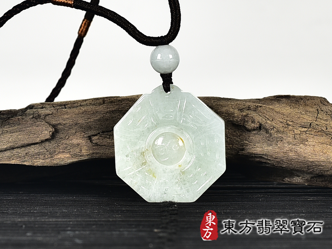 翡翠八卦項鍊玉珮(精工八卦太極,先天八卦:八卦牌A貨翡翠八卦玉珮、緬甸玉八卦玉墜)。八卦,ED400。客製化訂做各種翡翠八卦吊墜玉珮項鍊。★附A貨翡翠雙證書 0.jpg