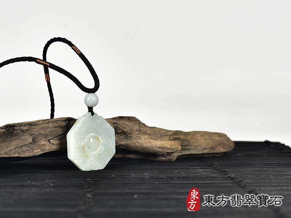 翡翠八卦項鍊玉珮(精工八卦太極,先天八卦:八卦牌A貨翡翠八卦玉珮、緬甸玉八卦玉墜)。八卦,ED400。客製化訂做各種翡翠八卦吊墜玉珮項鍊。★附A貨翡翠雙證書 6.jpg