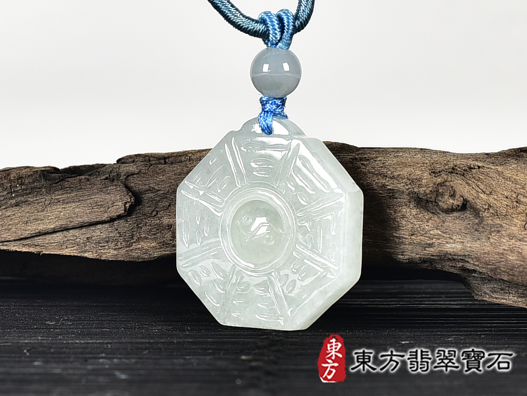 翡翠八卦項鍊玉珮(精工八卦太極,先天八卦:八卦牌A貨翡翠八卦玉珮、緬甸玉八卦玉墜)。八卦,ED403。客製化訂做各種翡翠八卦吊墜玉珮項鍊。★附A貨翡翠雙證書 4.jpg