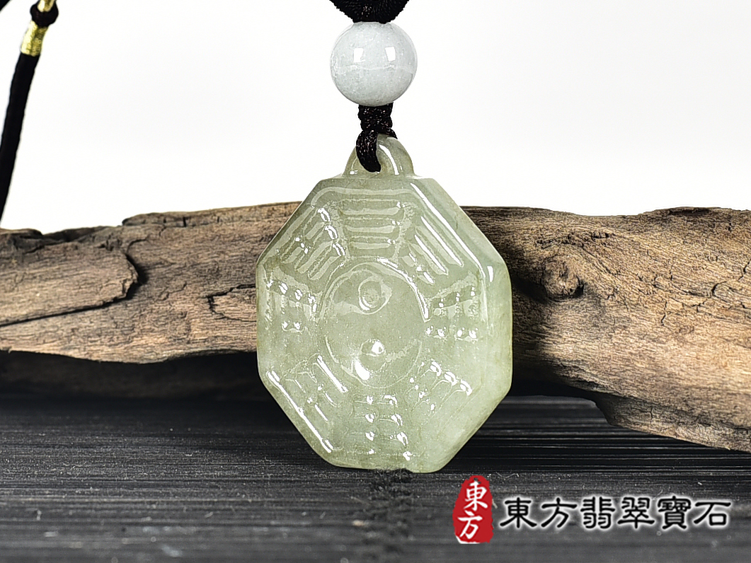 翡翠八卦項鍊玉珮(精工八卦太極,先天八卦:八卦牌A貨翡翠八卦玉珮、緬甸玉八卦玉墜)。八卦,ED408。客製化訂做各種翡翠八卦吊墜玉珮項鍊。★附A貨翡翠雙證書 1.jpg