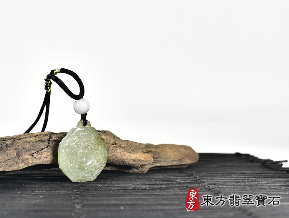 翡翠八卦項鍊玉珮(精工八卦太極,先天八卦:八卦牌A貨翡翠八卦玉珮、緬甸玉八卦玉墜)。八卦,ED408。客製化訂做各種翡翠八卦吊墜玉珮項鍊。★附A貨翡翠雙證書 6.jpg