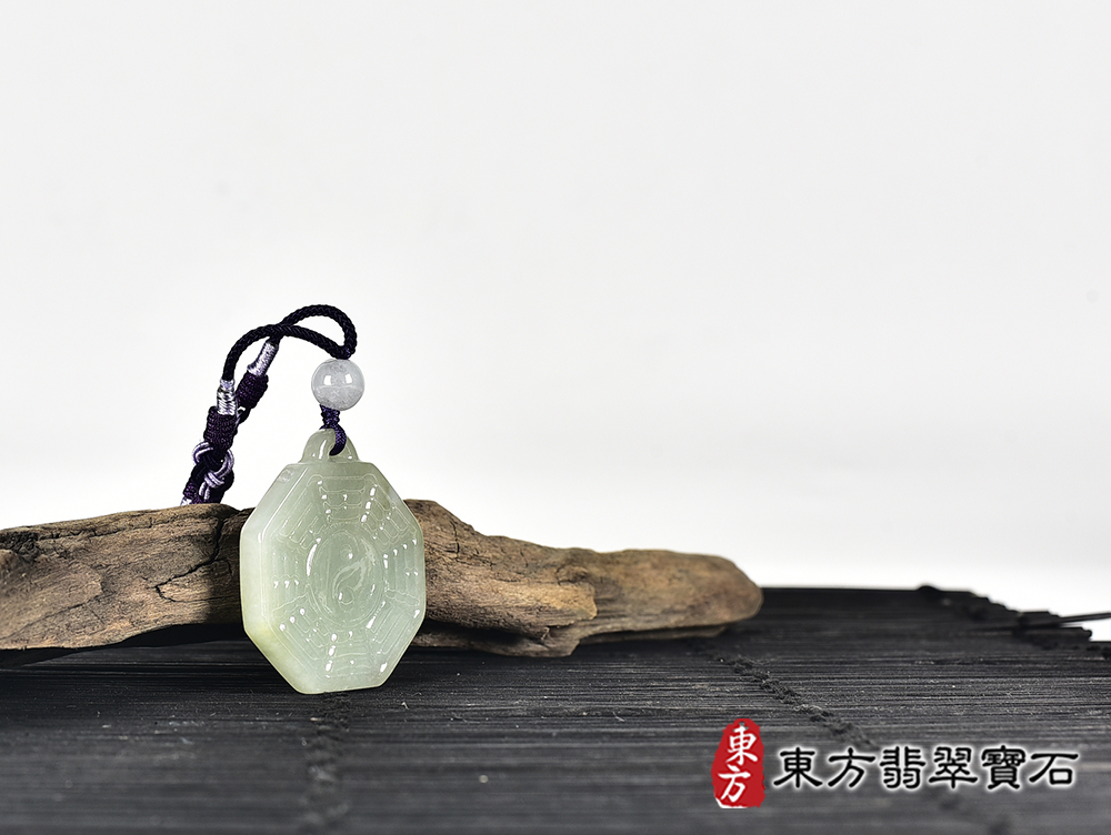 翡翠八卦項鍊玉珮(精工八卦太極,先天八卦:八卦牌A貨翡翠八卦玉珮、緬甸玉八卦玉墜)。八卦,ED410。客製化訂做各種翡翠八卦吊墜玉珮項鍊。★附A貨翡翠雙證書 6.jpg