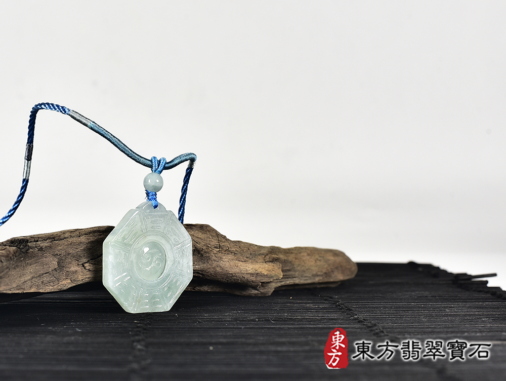 翡翠八卦項鍊玉珮(精工八卦太極,先天八卦:八卦牌A貨翡翠八卦玉珮、緬甸玉八卦玉墜)。八卦,ED411。客製化訂做各種翡翠八卦吊墜玉珮項鍊。★附A貨翡翠雙證書 6.jpg