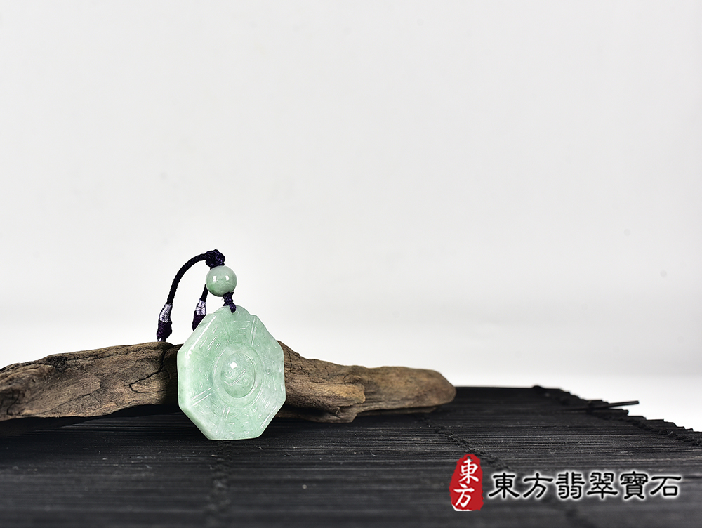 翡翠八卦項鍊玉珮(精工八卦太極,先天八卦:八卦牌A貨翡翠八卦玉珮、緬甸玉八卦玉墜)。八卦,ED412。客製化訂做各種翡翠八卦吊墜玉珮項鍊。★附A貨翡翠雙證書 6.jpg