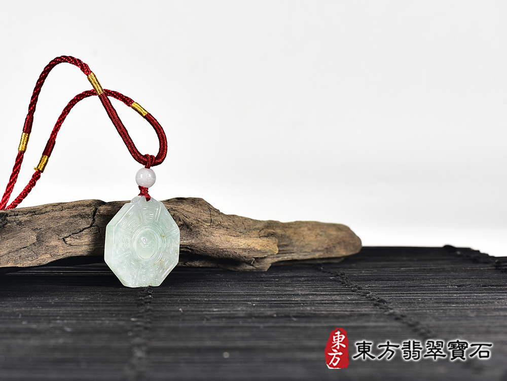 翡翠八卦項鍊玉珮(精工八卦太極,先天八卦:八卦牌A貨翡翠八卦玉珮、緬甸玉八卦玉墜)。八卦,ED414。客製化訂做各種翡翠八卦吊墜玉珮項鍊。★附A貨翡翠雙證書 6.jpg
