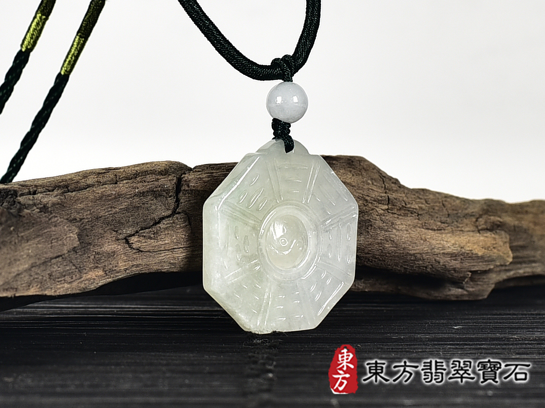翡翠八卦項鍊玉珮(精工八卦太極,先天八卦:八卦牌A貨翡翠八卦玉珮、緬甸玉八卦玉墜)。八卦,ED415。客製化訂做各種翡翠八卦吊墜玉珮項鍊。★附A貨翡翠雙證書 2.jpg